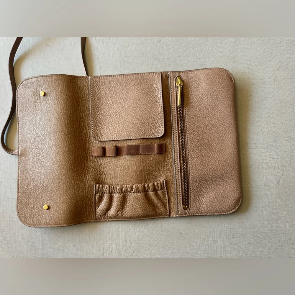 Cuyana 100% leather